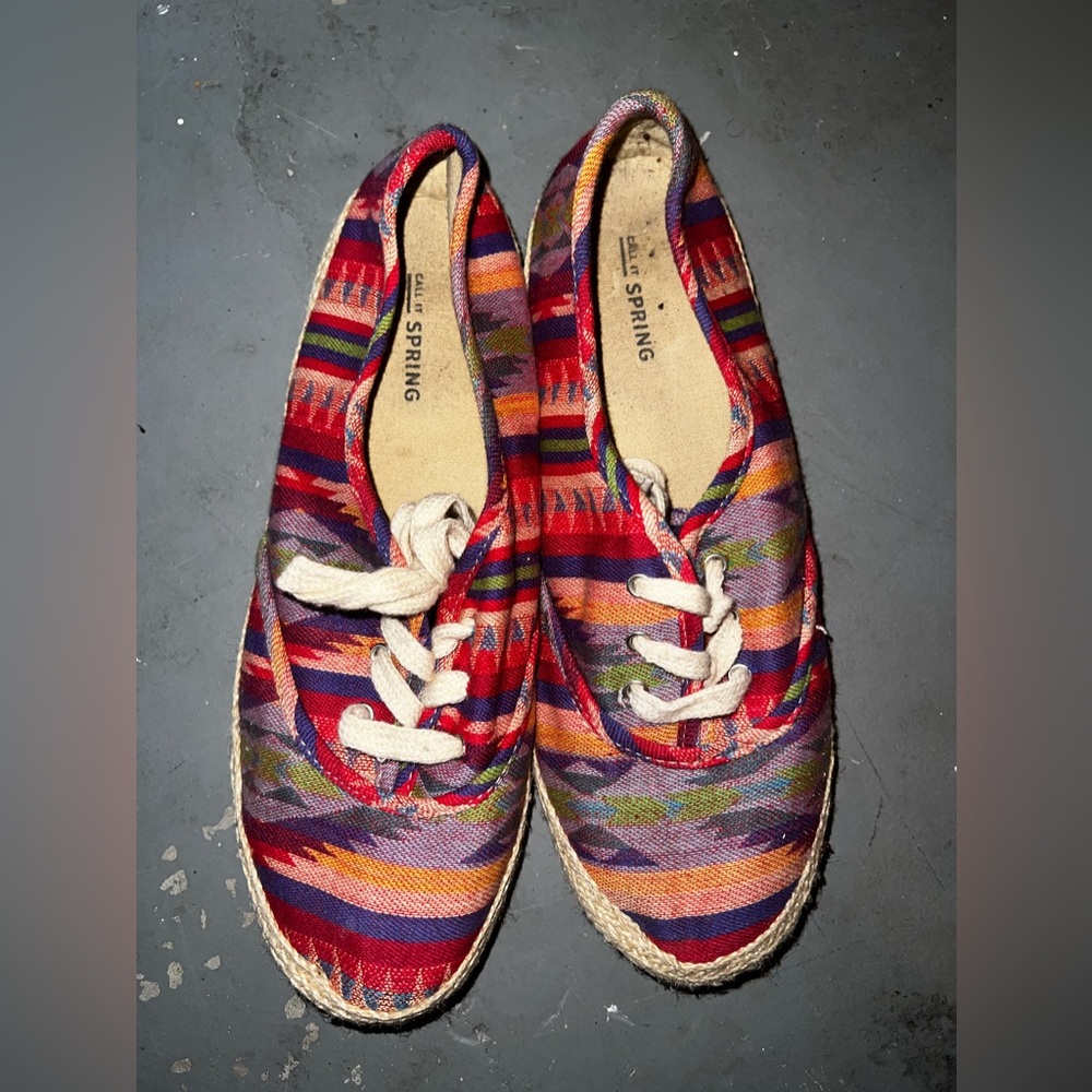 Call It Spring Canvas Aztec Hippie Women Shoes Size 9